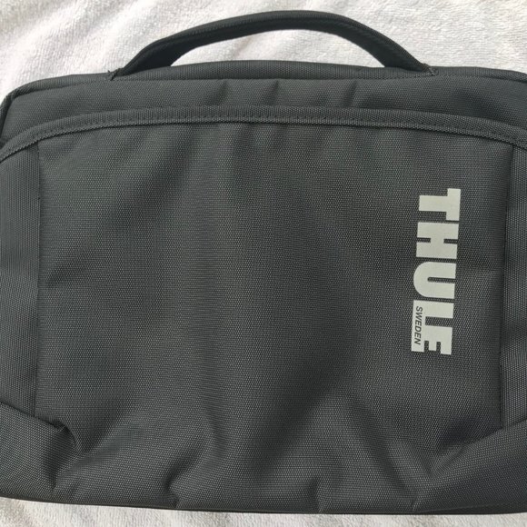 Thule Laptop Case - Picture 1 of 3
